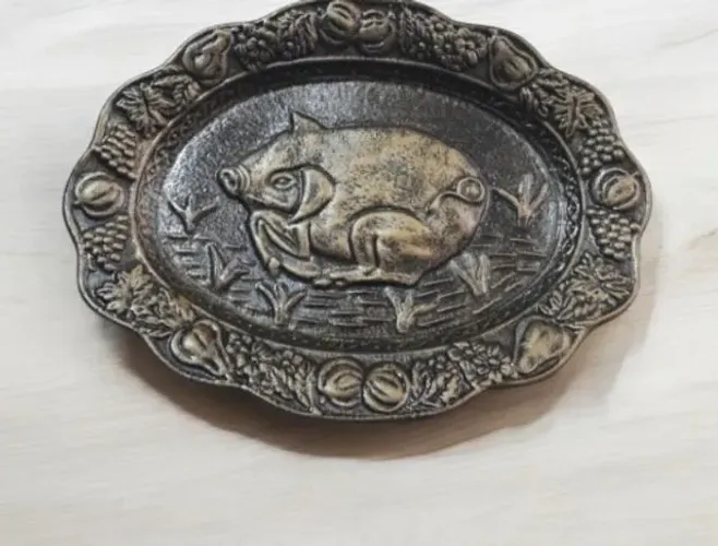 Bandeja para decoração em Aluminio Porquinho. 