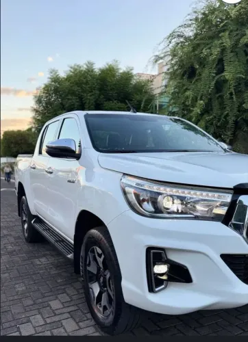 Toyota Hilux CD SRV 4X4 2.8 TDI Diesel Aut. 2025