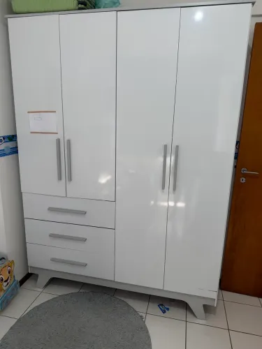 Guarda roupa infantil  