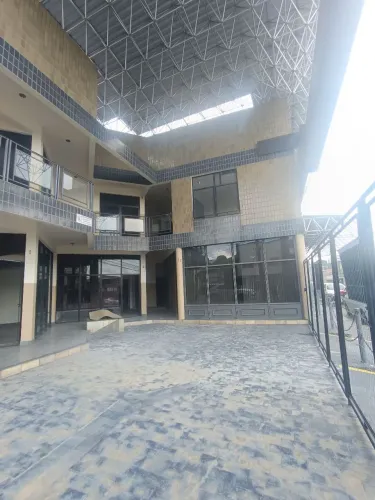 //Alugo Prédio com 11 salas no Centro 