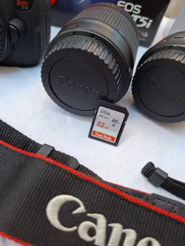 Câmera canon Rebelde t5i