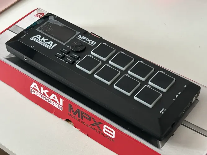 Akai MPX8 Sample Player