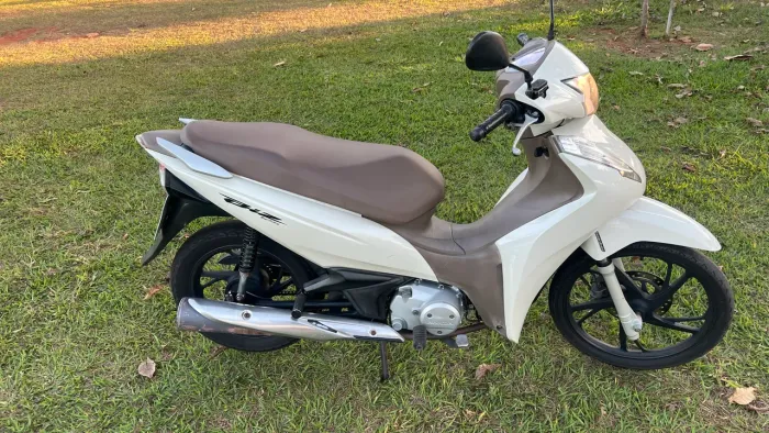 Biz 125 branca bege