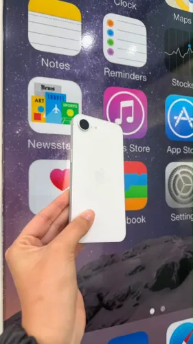 iPhone 16e 128GB - seminovo branco bateria 100%