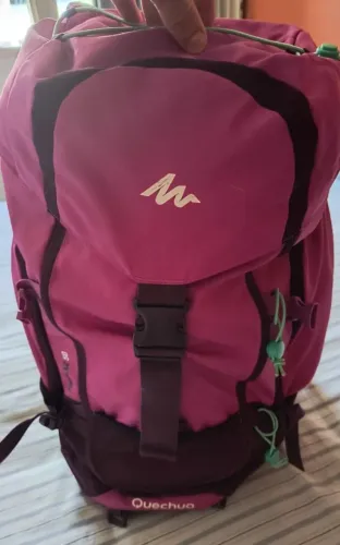 Mochila Trekking 50lts Quechua Forclaz com capa protetora de chuva