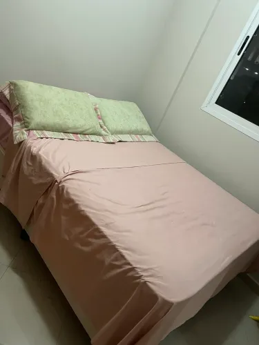 Cama de Casal Nova em Folha