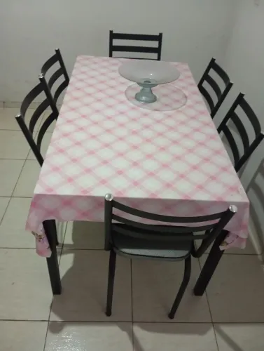 Vende mesa semi nova R$800