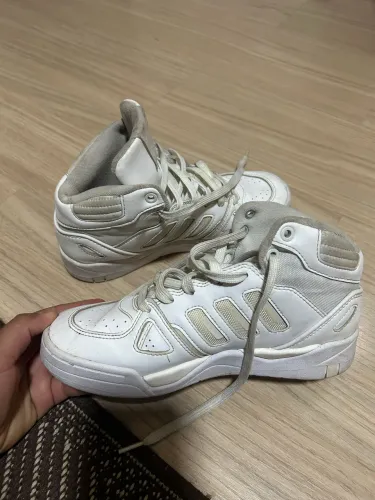 Tênis adidas branco feminino 