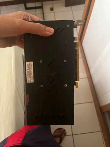 PLACA DE VÍDEO RX580 ( com defeito )