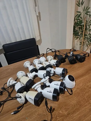 16 CAMERAS FULL HD