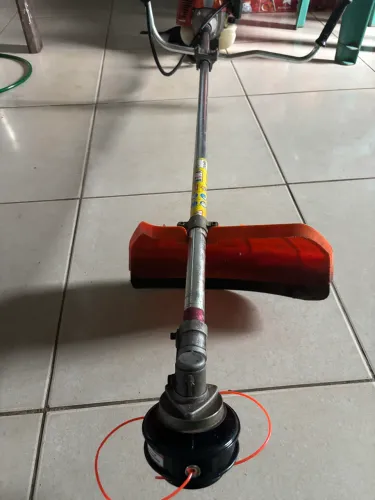 Roçadeira a Gasolina 