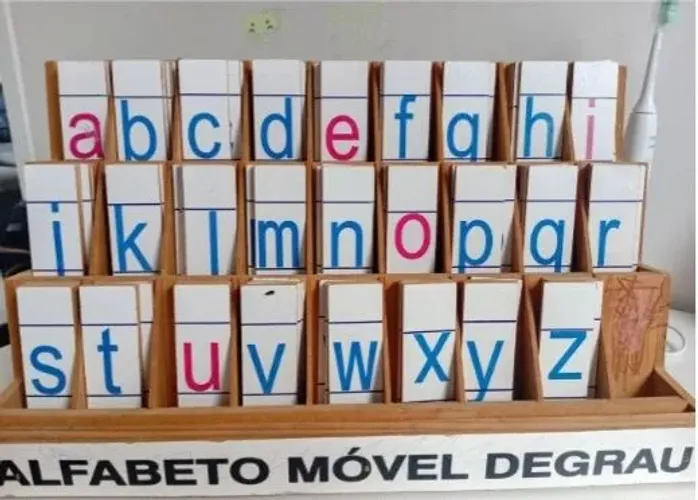 Alfabeto Móvel Degrau para auxiliar na alfabetização brincando.