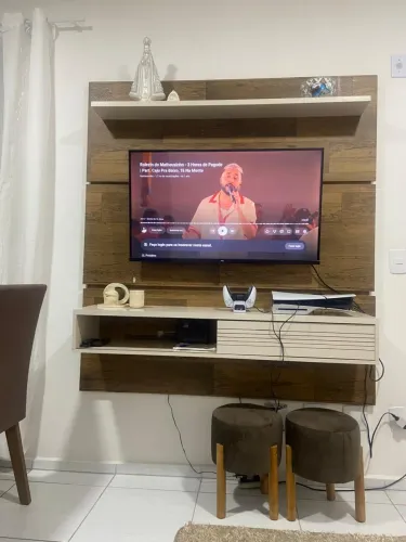 Vendo painel tv bem conservado