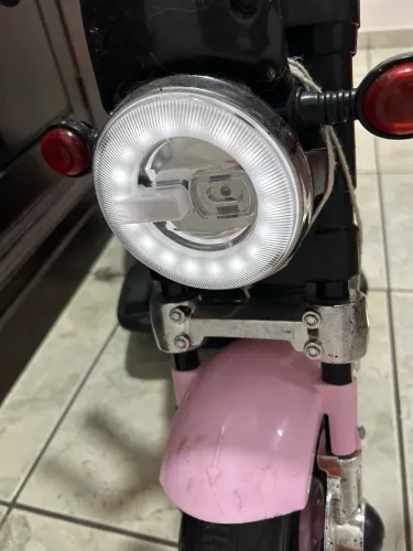 Moto elétrica de criança