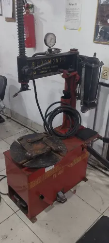 Máquina desmontar pneus 
