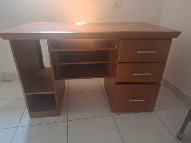 Mesa de passar ou escrivaninha