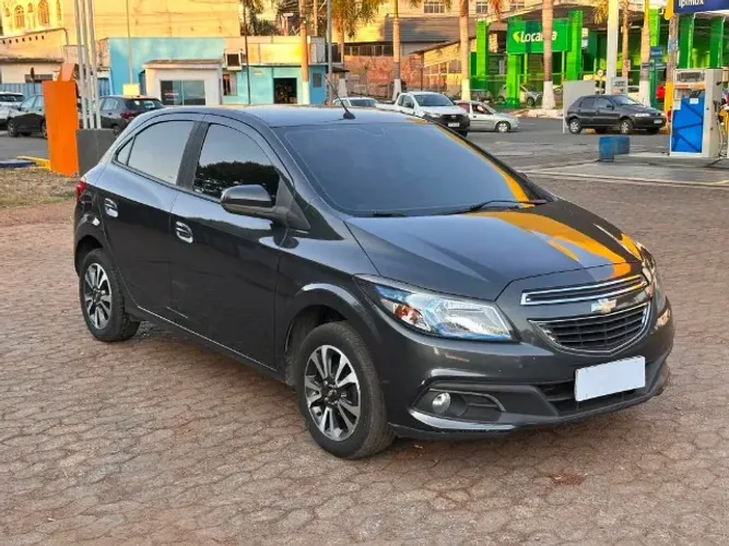 Chevrolet Onix Hatch LTZ 1.4 8V Flex Power Aut. 4P 2016
