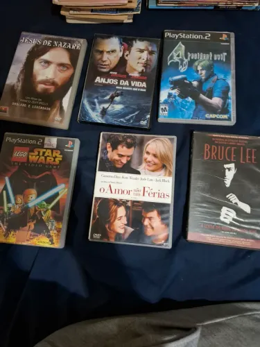 Lote de jogos e livros