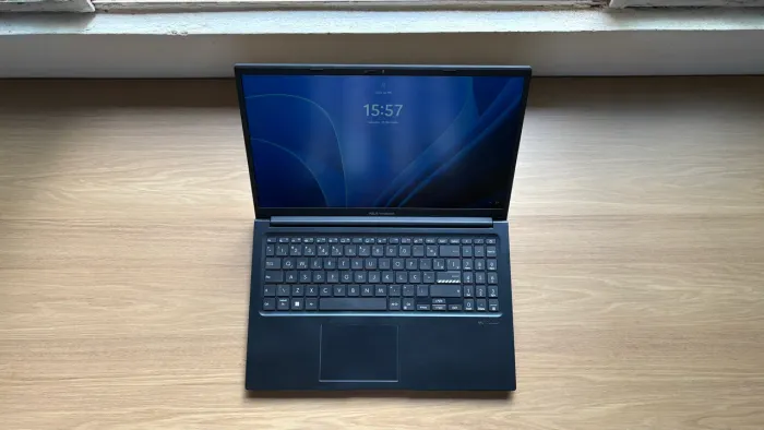 Notebook Asus Vivobook 15 X1504 - SEMINOVO, Garantia de 6 meses. (I5 13ª, 16gb RAM?)