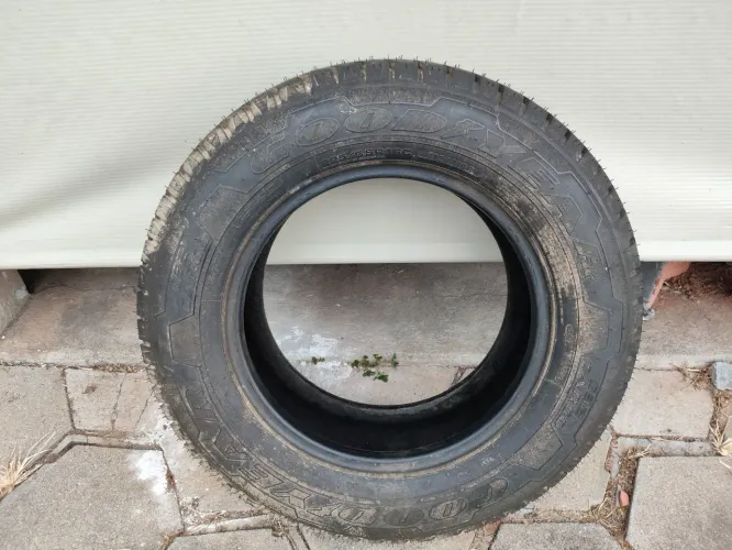 225/65/16 G32 cargo Goodyear