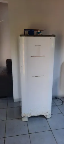 Geladeira Velha