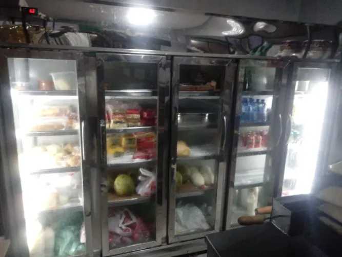 Vendo refrigerador 6 portas funcionando