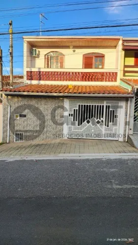 Casa de 3 Quartos e 2 Suítes no Jardim Simus, Sorocaba-SP - 236,63 m² - 3 Vagas