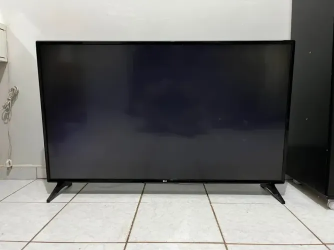 TV LG 49 polegadas 49LK5750PSA - defeito na tela (para peças)