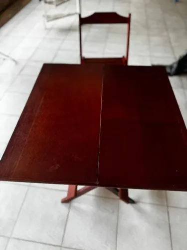 4 mesas de churrasco dobravel de madeira com 4 cadeiras cada conjunto total 16 cadeiras