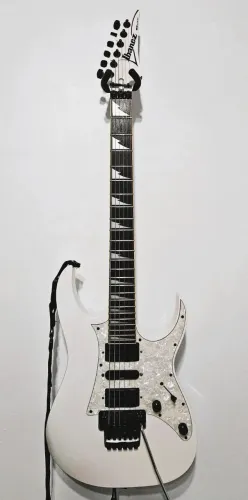 Guitarra Ibanez RG350DX Branca - Excelente Estado + Correia