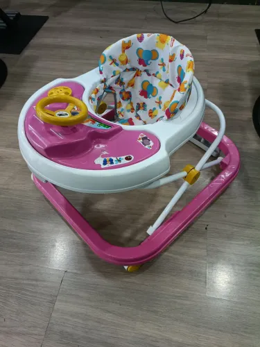 Andador de bebê rosa
