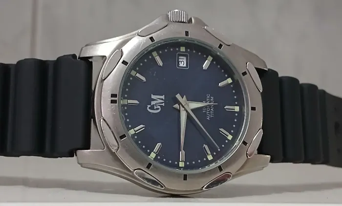 Relógio antigo raríssimo exemplar GM , automático, Titanium, 100m, relíquia de coleção