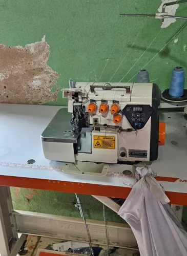 Máquina de costura 