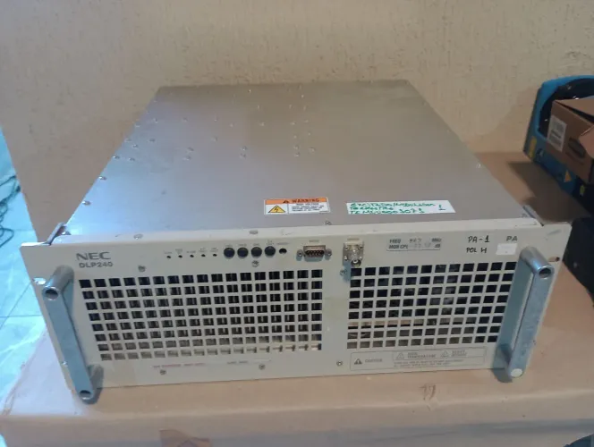 NEC DLP240, um módulo Amplificador de Potência (Power