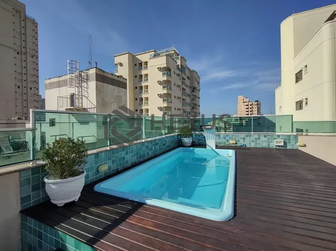 Cobertura duplex com varanda e lazer na Praia da Enseada, Guaruja