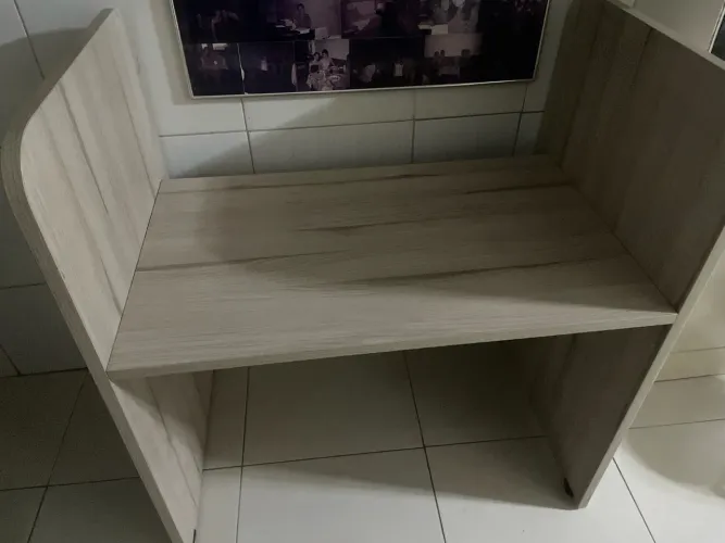 balcão de atendimento pequeno / mesa de estudos