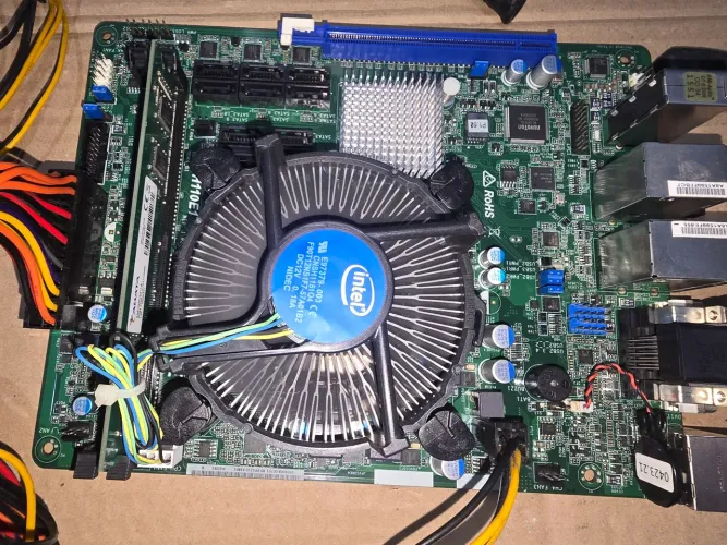 Kit Upgrade Intel H110E1 + Core i5-7500T + 4GB DDR4