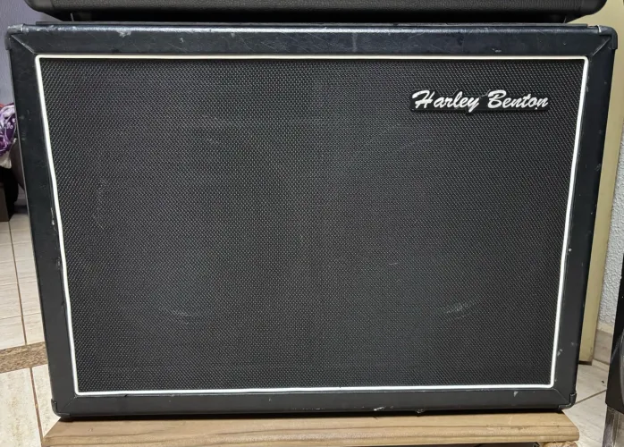 Caixa Harley Benton 2x12 com Celestion UK