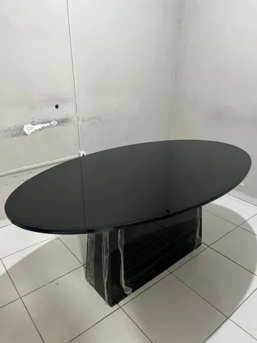 Mesa de Jantar Oval Luxo com Vidro Laqueado 
