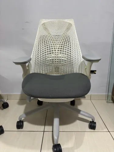 Cadeira Herman Miller Sayl Cinza Completa