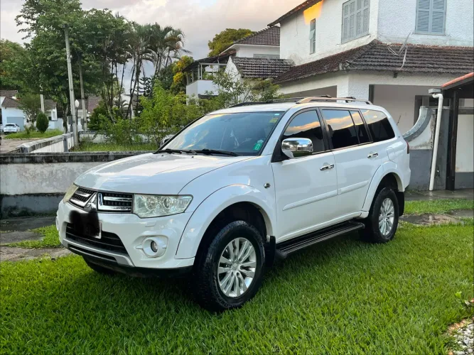 Mitsubishi Pajero Dakar HPE 3.2 4X4 T.I Dies 5P AUT 2014