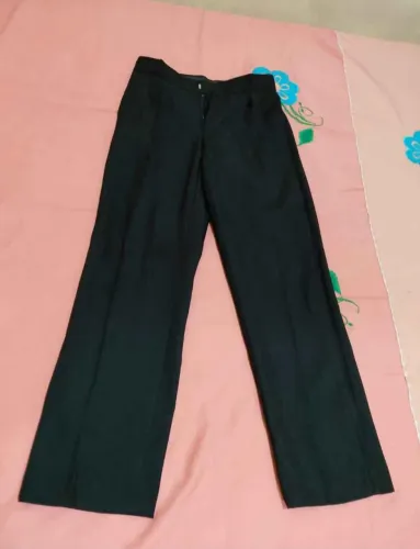 Calça masculina preta