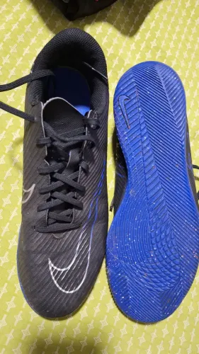 Chuteira Nike tamanho 41
