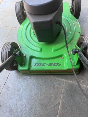 Aparador de grama com extensão super reforçada