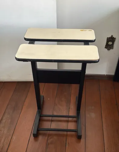Mesa de apoio lateral 