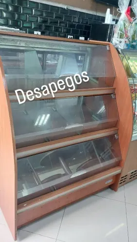 Balcão expositor de pães ou utilidades 