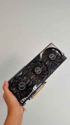 RX 9070 16GB ASRocK Triple fan
