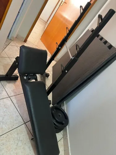 Vendo barra, banco, suporte e anilhas para supino.