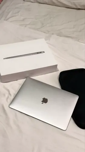 MacBook Air M1 inch 13