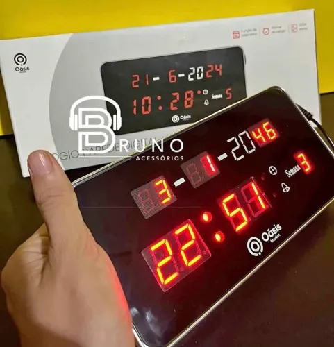Relógio digital de parede